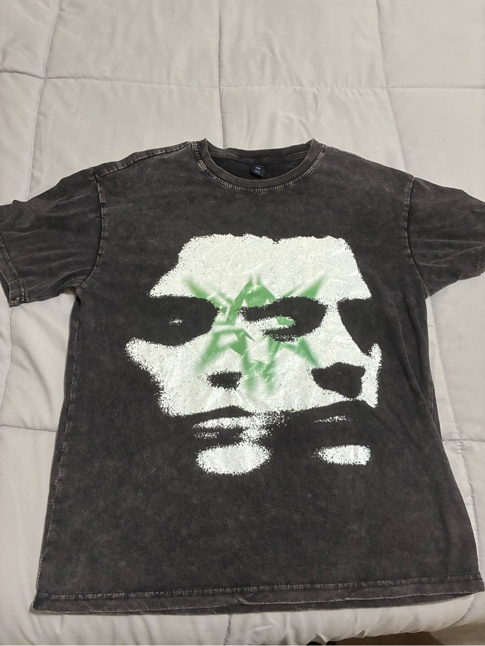 ROMWE Black Short-Sleeve Tee with White Face Graphic and Green Spray